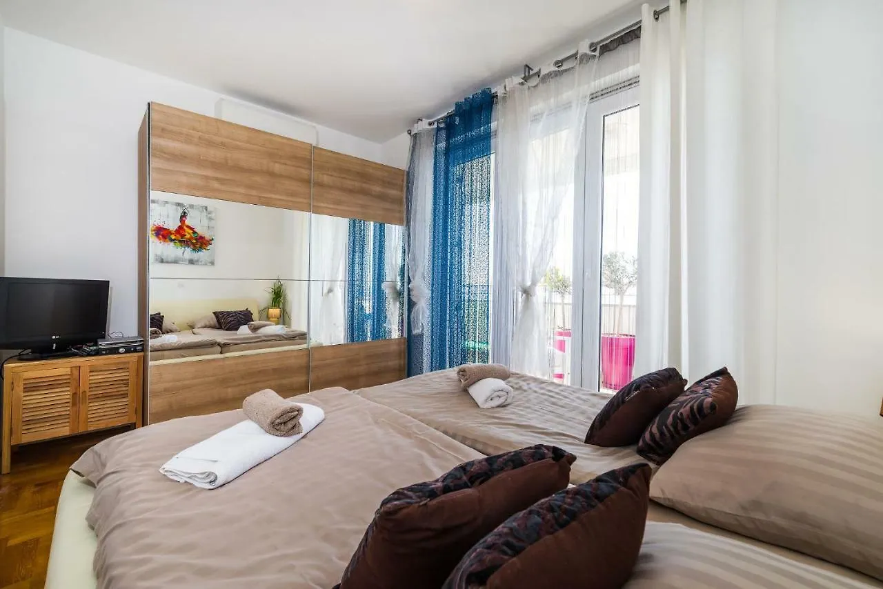 Kozino Nicole Design Apartment