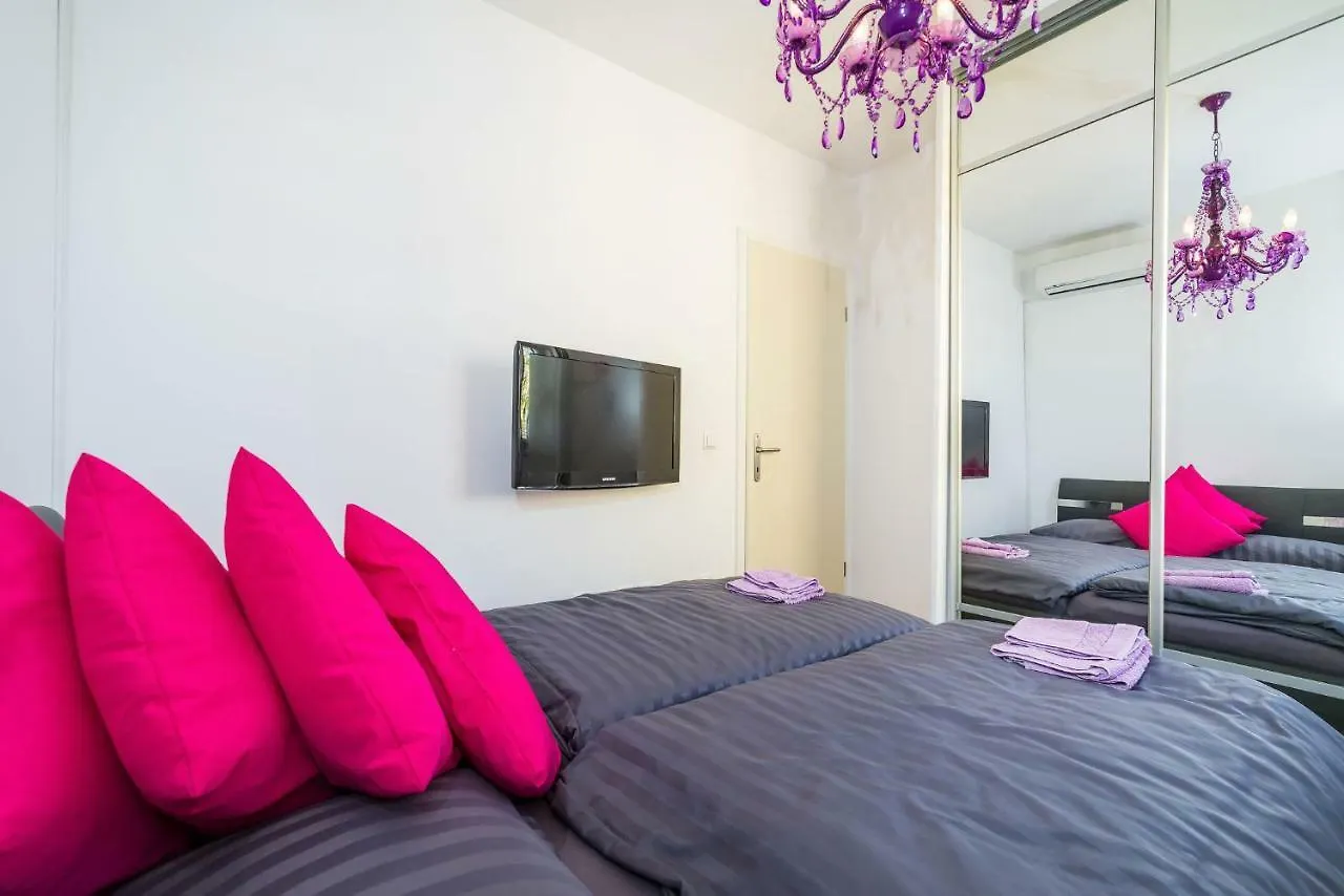 Kozino Nicole Design Apartment