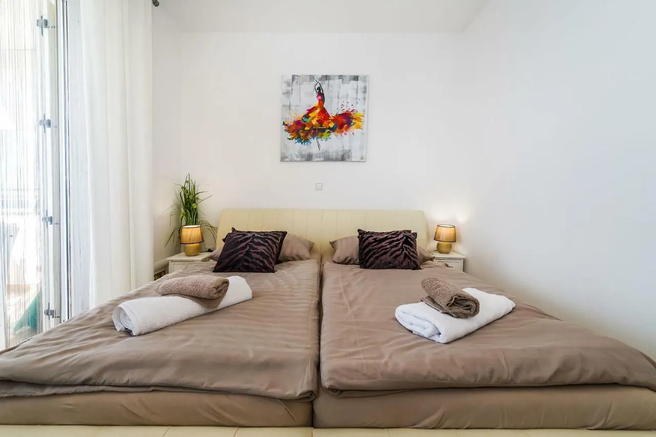 Kozino Nicole Design Apartment