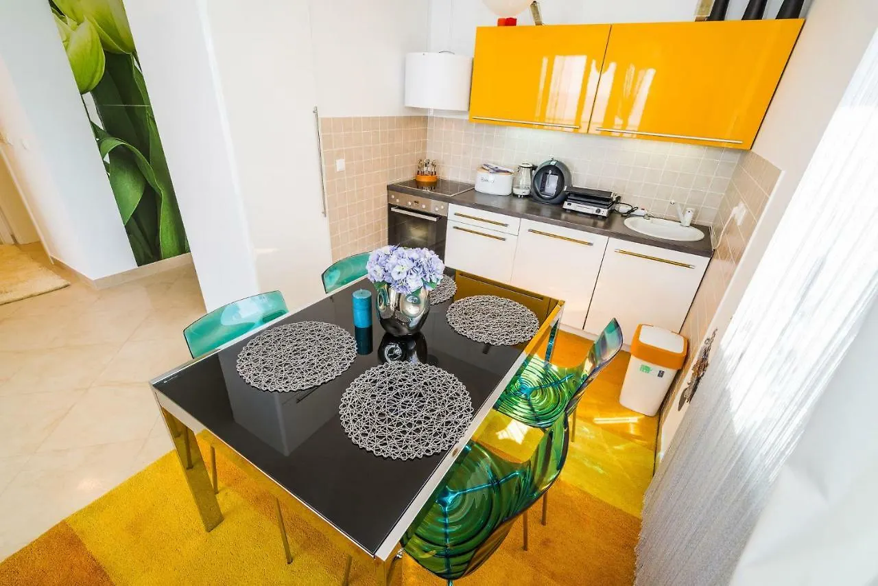 Kozino Nicole Design Apartment